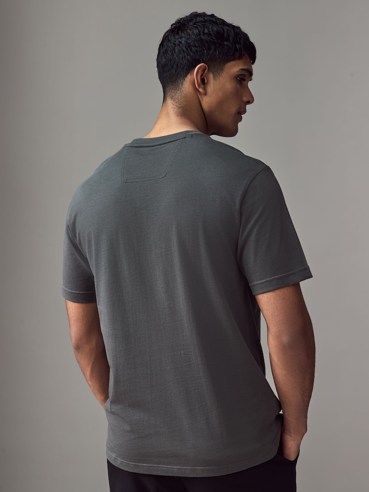 Сірий - BOSS Regular Fit Seasonal Graphic Print 100% Cotton T-Shirt - Image 2 of 4