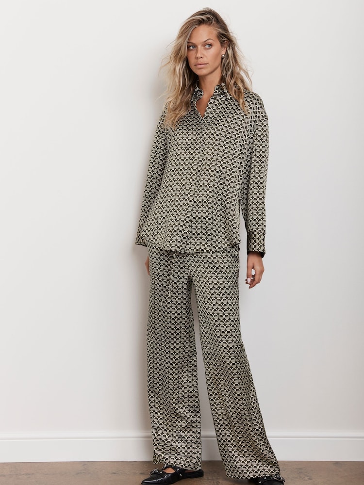 Mint Velvet Brown Geometric Print Satin Shirt - Image 2 of 4 Mint Velvet Brown Geometric Print Satin Shirt - Image 2 of 4