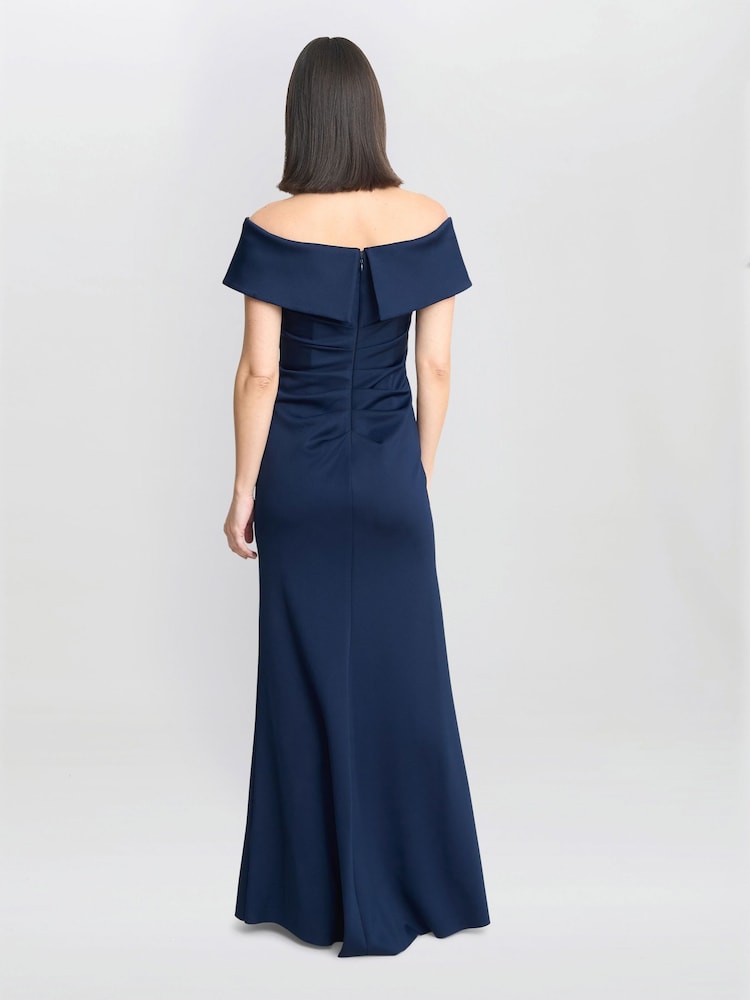 Gina Bacconi – Carla – schulterfreies Maxikleid in Blau - Bild 2 von 5 Gina Bacconi – Carla – schulterfreies Maxikleid in Blau - Bild 2 von 5