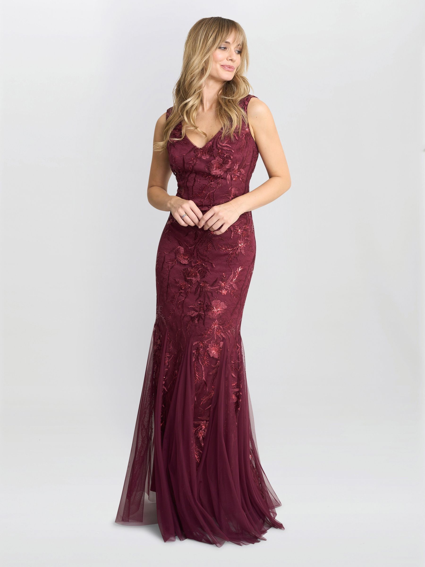 【海外限定】GinaBacconi ドレス☆Red Evie Sleeveless Maxi Emb Buy Gina Bacconi Red Evie Sleeveless Maxi Embroidered Sequin