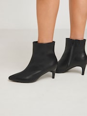 Botines de tacón bajo y corte ancho de Simply Be - Imagen 4 de 4