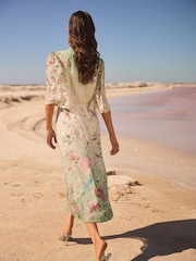 Vestido midi de manga corta con cuello en V y estampado de V&A | Love & Roses - Imagen 3 de 4
