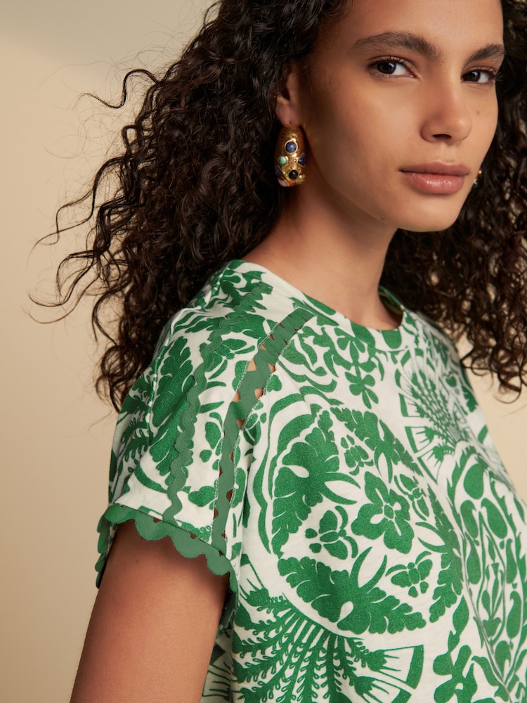Green Print Short Sleeve Bubblehem 100% Cotton T-Shirt - Image 4 of 9