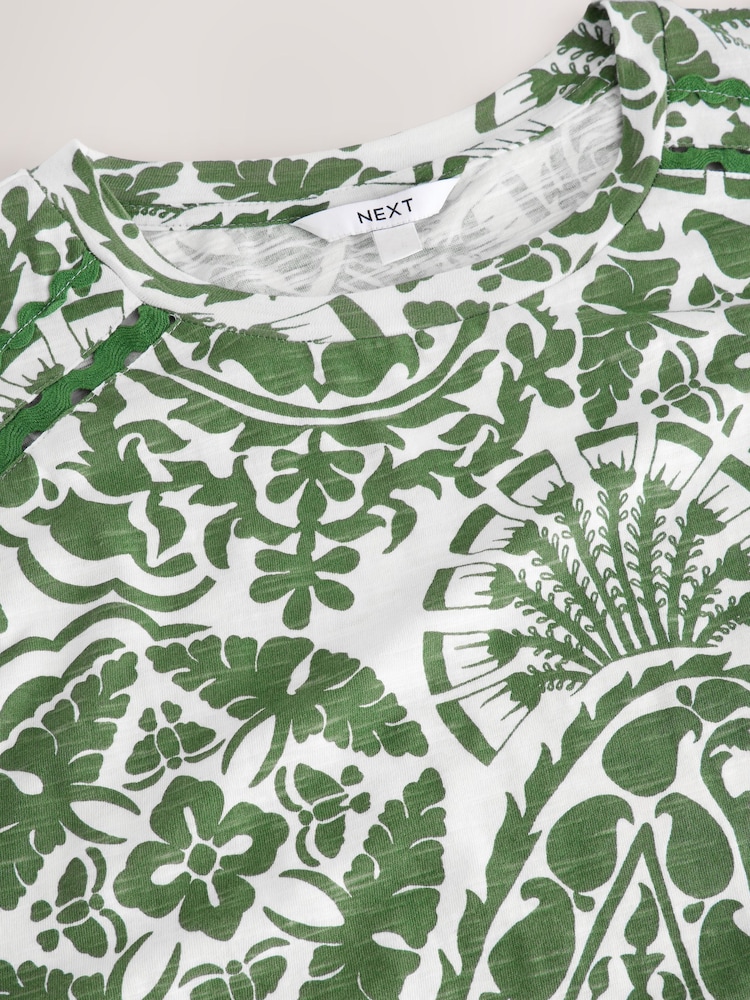 Green Print Short Sleeve Bubblehem 100% Cotton T-Shirt - Image 7 of 9