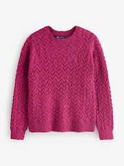 Rosa - Suéter de punto trenzado con hilo retorcido en azul de Crew Clothing Company - Imagen 6 de 6