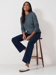 Azul - Suéter de punto trenzado con hilo retorcido en azul de Crew Clothing Company - Imagen 3 de 6