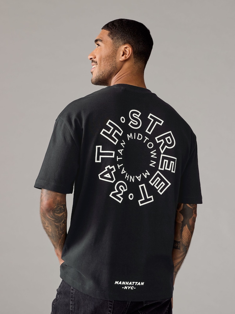 Schwarz Manhattan - Bequeme Passform - T-Shirt aus schwerem Material mit Grafikprint - Image 1 of 9