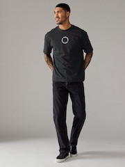 Schwarz Manhattan - Bequeme Passform - T-Shirt aus schwerem Material mit Grafikprint - Image 2 of 9