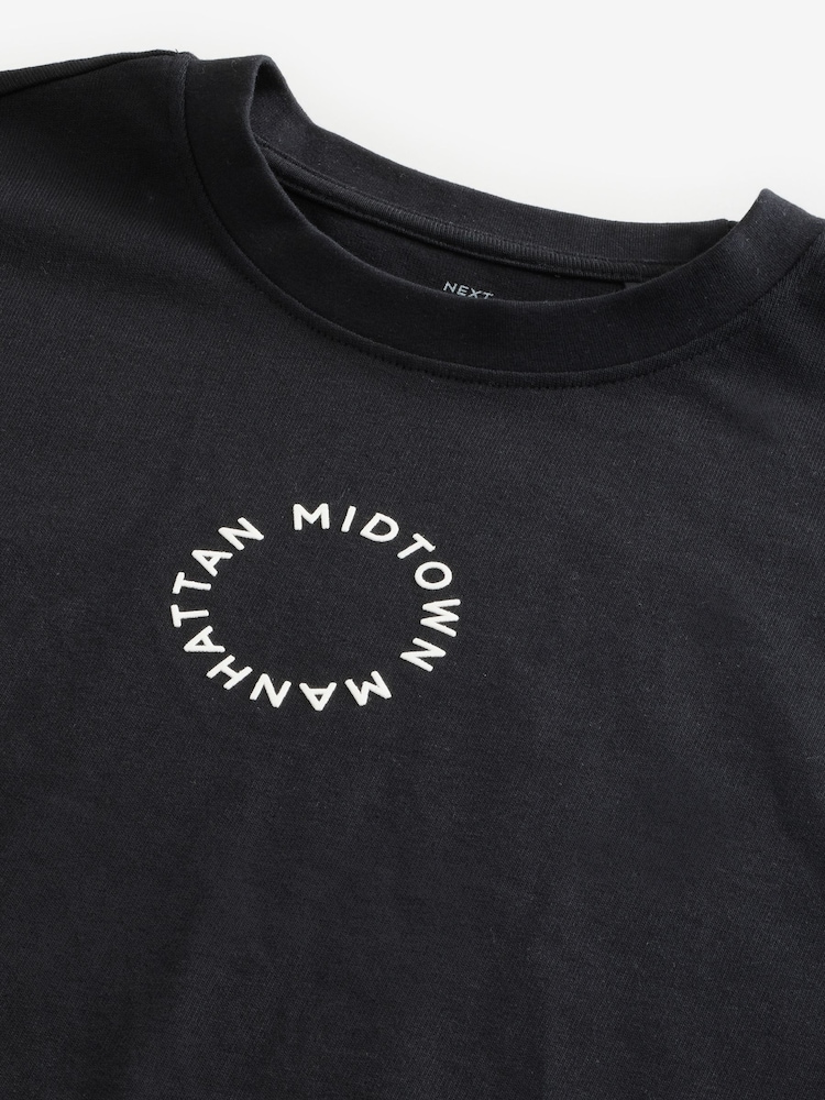 Schwarz Manhattan - Bequeme Passform - T-Shirt aus schwerem Material mit Grafikprint - Image 8 of 9