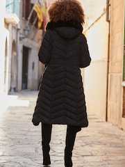 Sosandar Black Faux Fur Edge Detail Padded Coat - Image 3 of 5