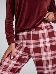 Hunkemöller Red Velvet Pyjamas Set - Image 3 of 5