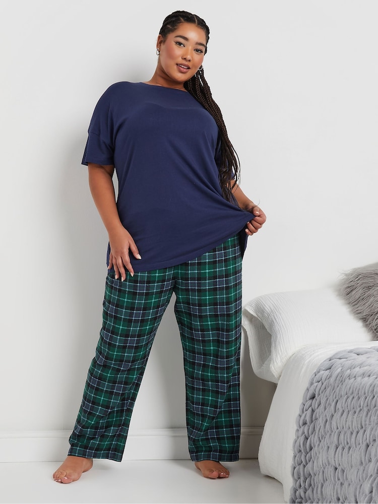 Yours Curve Pyjama-Set aus gewebtem Jersey mit kurzen Ärmeln, kariert, 100 % Baumwolle - Bild 1 von 4 Yours Curve Pyjama-Set aus gewebtem Jersey mit kurzen Ärmeln, kariert, 100 % Baumwolle - Bild 1 von 4