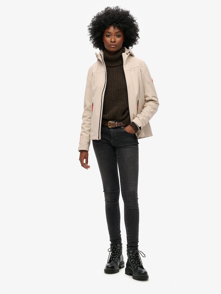 Chaqueta Trekker clásica con capucha de Superdry - Imagen 3 de 3 Chaqueta Trekker clásica con capucha de Superdry - Imagen 3 de 3