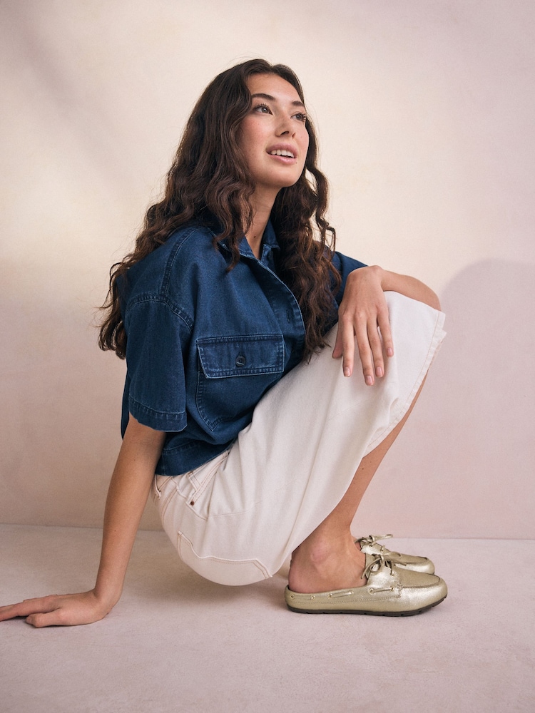 zlata (barva); zlato - Usnjeni natikači z okroglim sprednjim delom Forever Comfort® - Slika 2 iz 9
