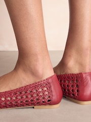 Vermelho - Forever Comfort ® Bailarina em Couro Weave - Imagem 7 de 11
