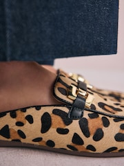 Leopardji potisk - Usnjeni natikači s kovinskim detajlom Forever Comfort® - Slika 3 iz 11