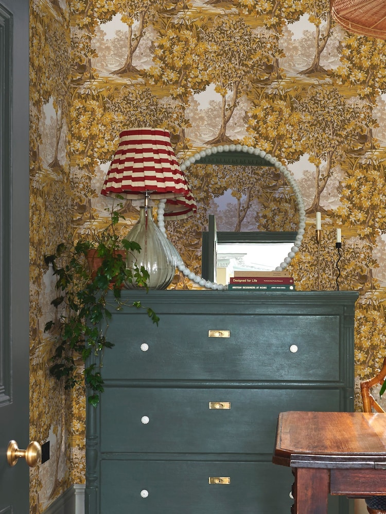 Graham & Brown Autumn Bodenham 10M Wallpaper - Image 1 of 4