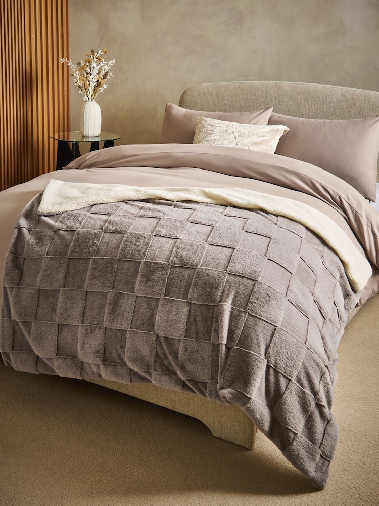 Jasper Checkerboard Cosy Fleece Reverse Throw - Imagem 1 de 5