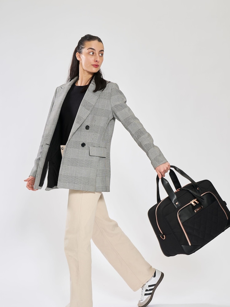 Cabin Max Black 24L Vela Holdall 40x30x20cm - Image 7 of 7