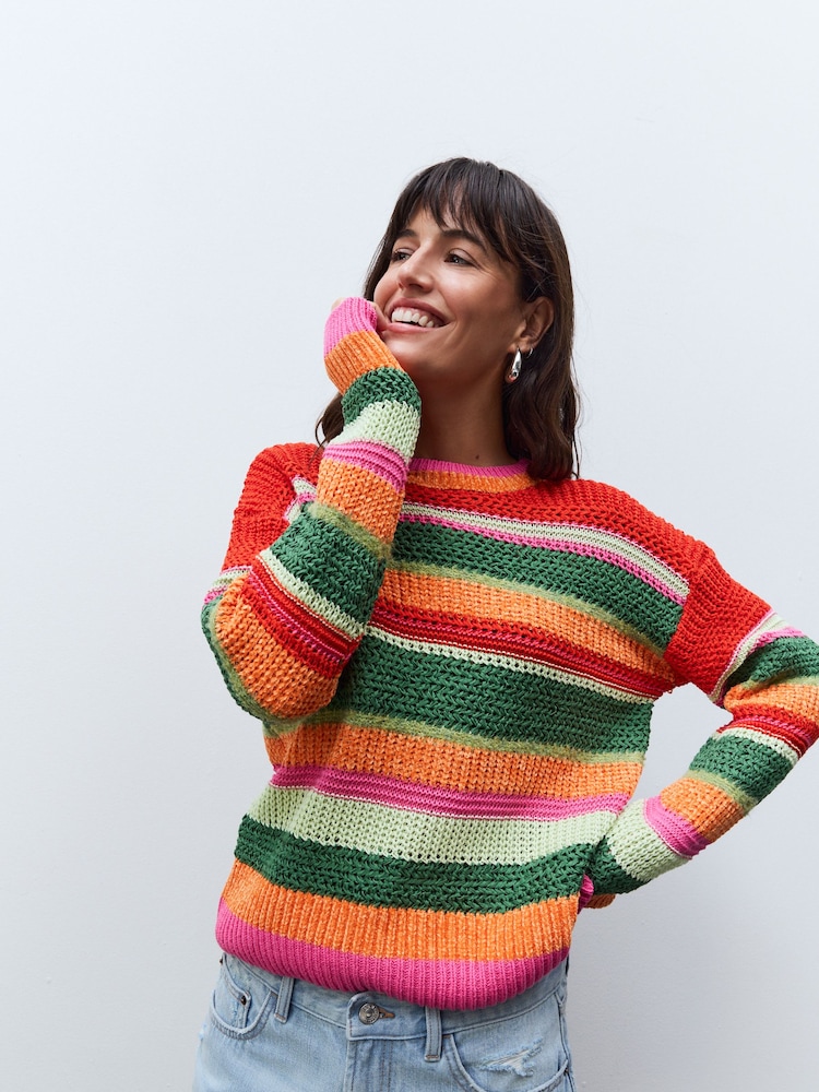 Leuchtend mehrfarbig - Gestreifter, lockerer Pullover mit Rundhalsausschnitt und Strukturdetail - Bild 1 von 8 Leuchtend mehrfarbig - Gestreifter, lockerer Pullover mit Rundhalsausschnitt und Strukturdetail - Bild 1 von 8