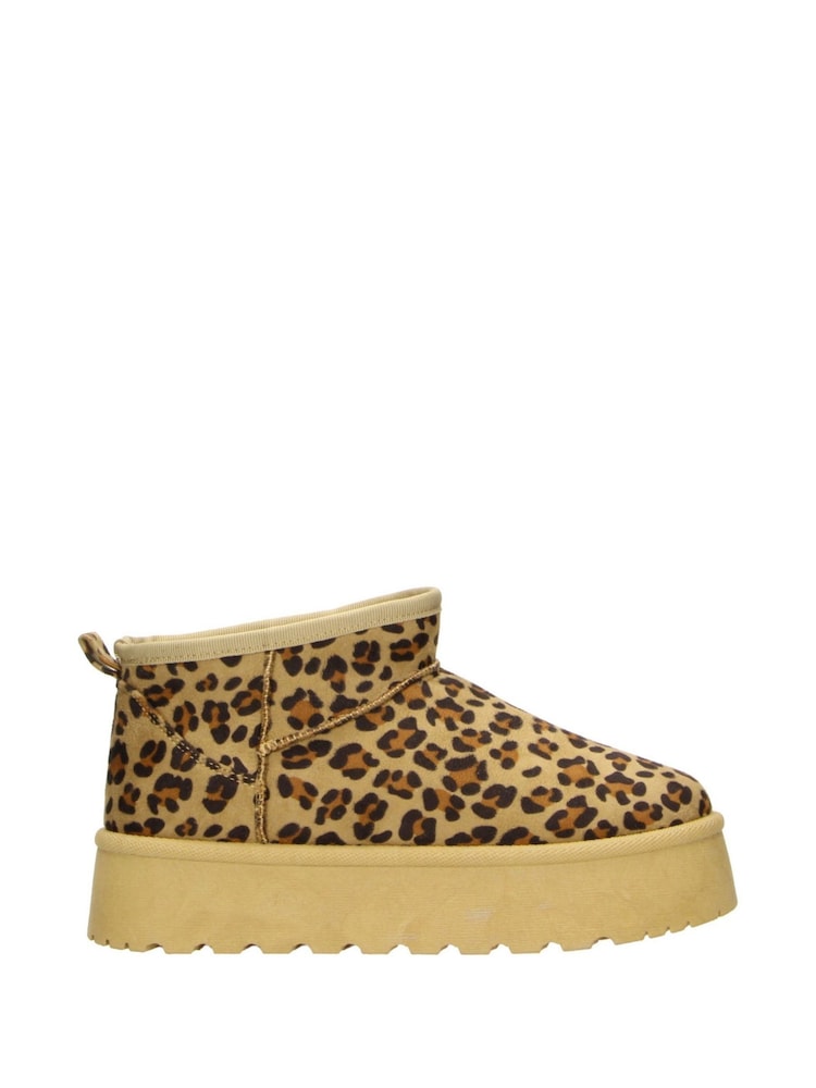 Novo Animal Standard Fit Luna Low Ankle Pull On Platform Boots - Image 1 of 3
