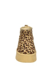 Novo Animal Standard Fit Luna Low Ankle Pull On Platform Boots - Image 3 of 3