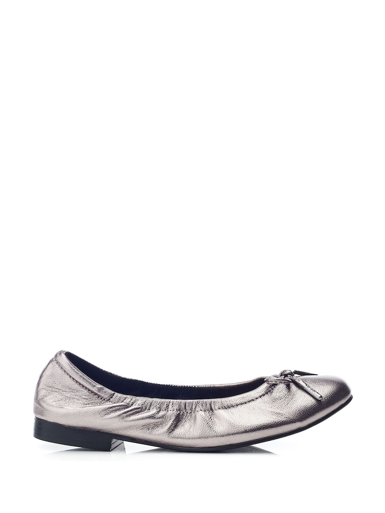 Moda in Pelle Freyani Bow Detail Elastic Leather Ballerinas - Image 1 of 4 Moda in Pelle Freyani Bow Detail Elastic Leather Ballerinas - Image 1 of 4