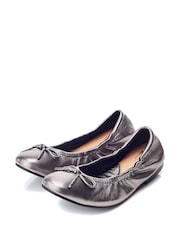 Moda in Pelle Freyani Bow Detail Elastic Leather Ballerinas - Image 2 of 4