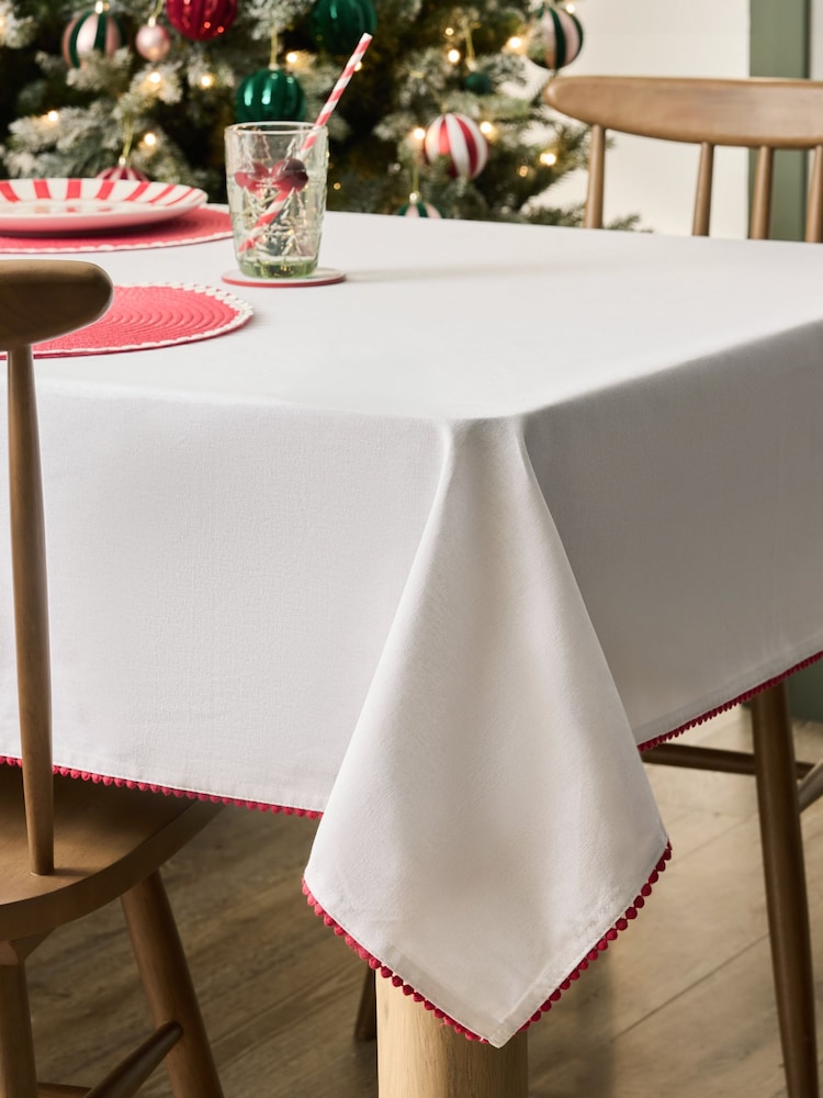 White Wiggle Trim Table Cloth - Image 1 of 4 White Wiggle Trim Table Cloth - Image 1 of 4