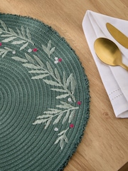 Set of 4 Green Christmas Mistletoe Fringe Placemats - Image 3 of 4
