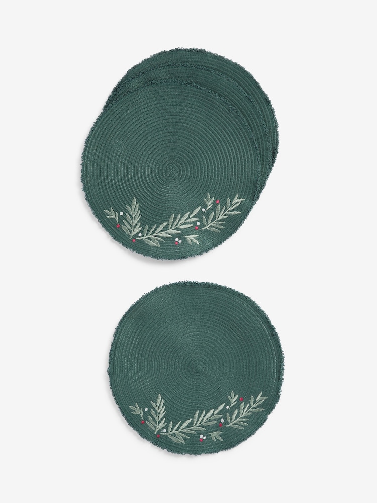 Set of 4 Green Christmas Mistletoe Fringe Placemats - Image 4 of 4 Set of 4 Green Christmas Mistletoe Fringe Placemats - Image 4 of 4