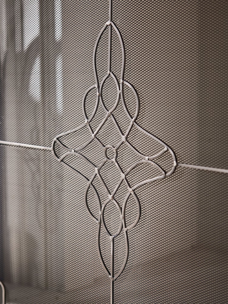 Dibor Silver Antique Pewter Three Fold Firescreen - Image 4 of 4