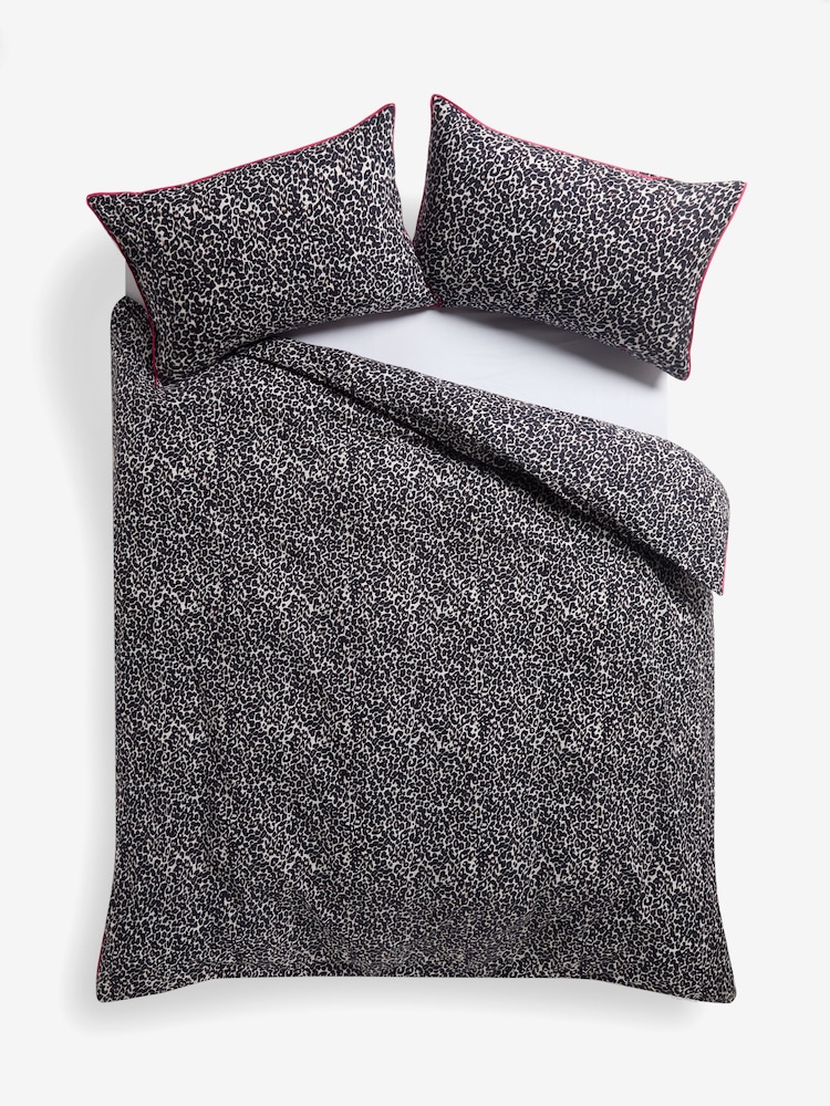Rockett St George Snow Leopard 180 Thread Count Duvet Cover and Pillowcase Set - Image 6 of 6