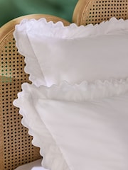 Juego de funda de edredón y funda de almohada con lunares festoneado de 200 hilos Jester de Nina Campbell - Imagen 3 de 5