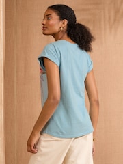 Azul claro floral - V&A | Love & Roses Petite 100% Cotton Embroidered Jersey T-Shirt - Imagen 4 de 4