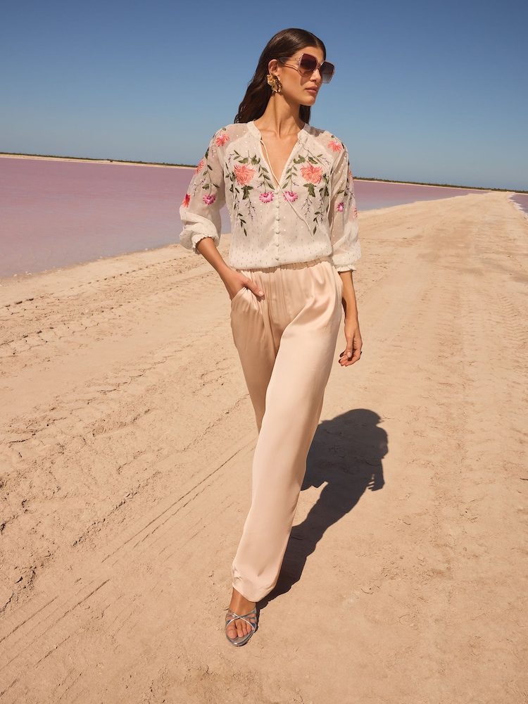 Elfenbein - V&A I Love & Roses Floral Print Embroidered Metallic 3/4 Sleeve V-Neckline Blouse - Image 3 of 4