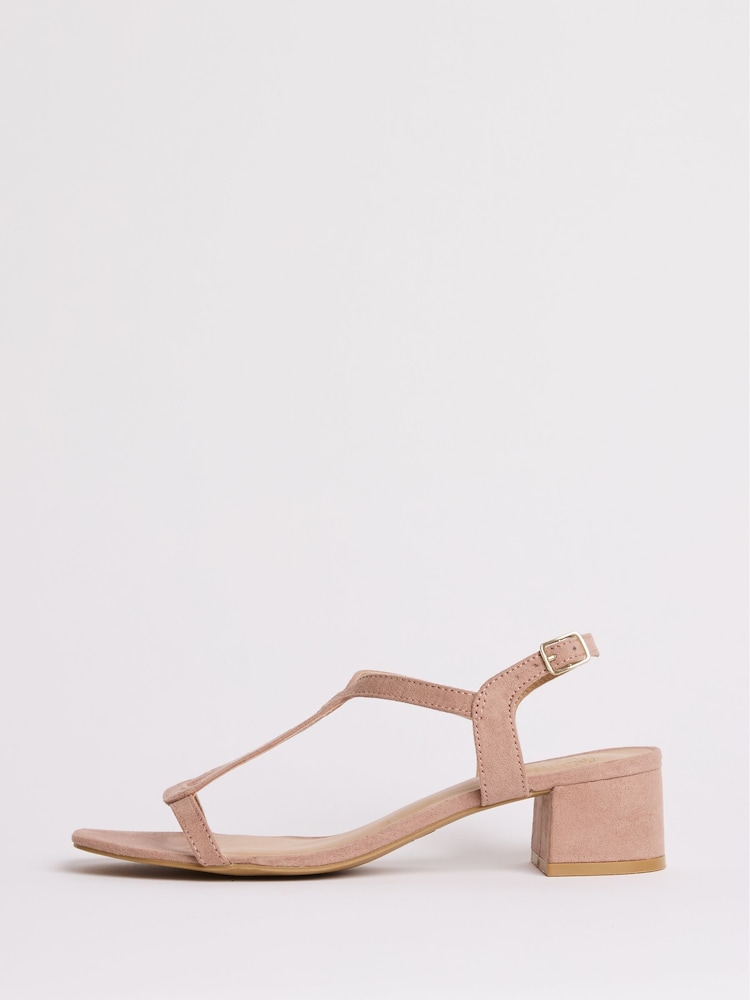 Nude - Friends Like These Bajo Block Heels T-Bar Strap Faux Leather Sandals - Imagen 5 de 5 Nude - Friends Like These Bajo Block Heels T-Bar Strap Faux Leather Sandals - Imagen 5 de 5