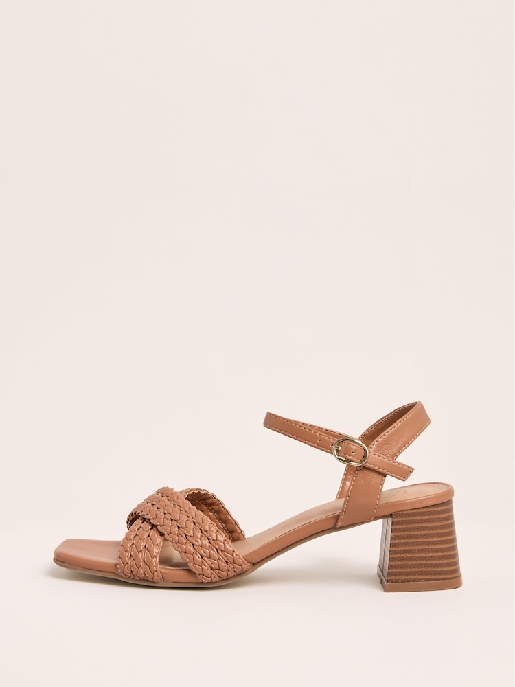 Tan - Friends Like These Plait Weave Cross Strap Low Block Heel Faux Leather Sandals - Bild 5 von 5 Tan - Friends Like These Plait Weave Cross Strap Low Block Heel Faux Leather Sandals - Bild 5 von 5