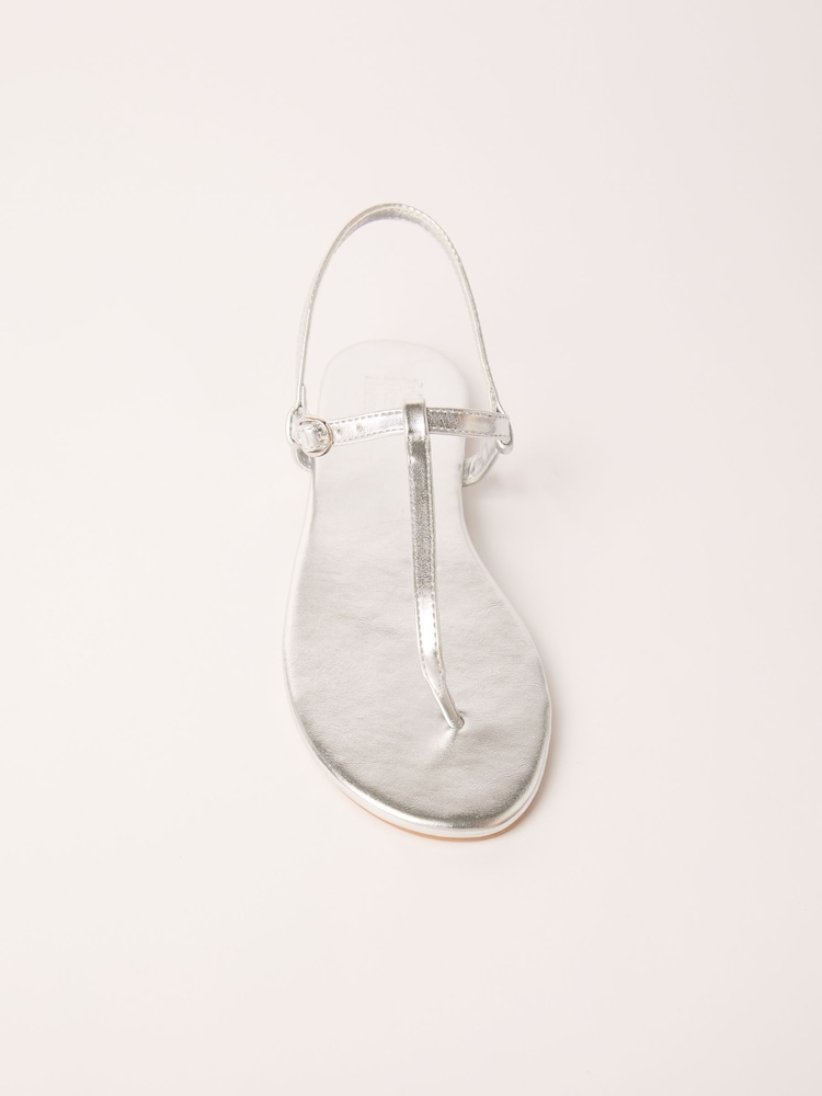 Argent - Friends Like These toe string T Bar Sandales à similicuir - Image 4 of 5