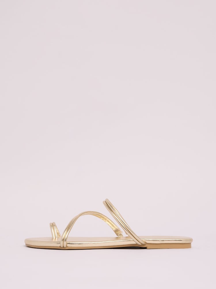 Gold - Friends Like These Asymmetric Toe Loop Faux Leather Mule Flip Flop Sandals - Bild 9 von 9 Gold - Friends Like These Asymmetric Toe Loop Faux Leather Mule Flip Flop Sandals - Bild 9 von 9