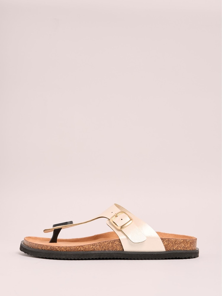 Dorado - Friends Like These Toe Thong Comfort Footbed Flat Sandals - Imagen 5 de 5