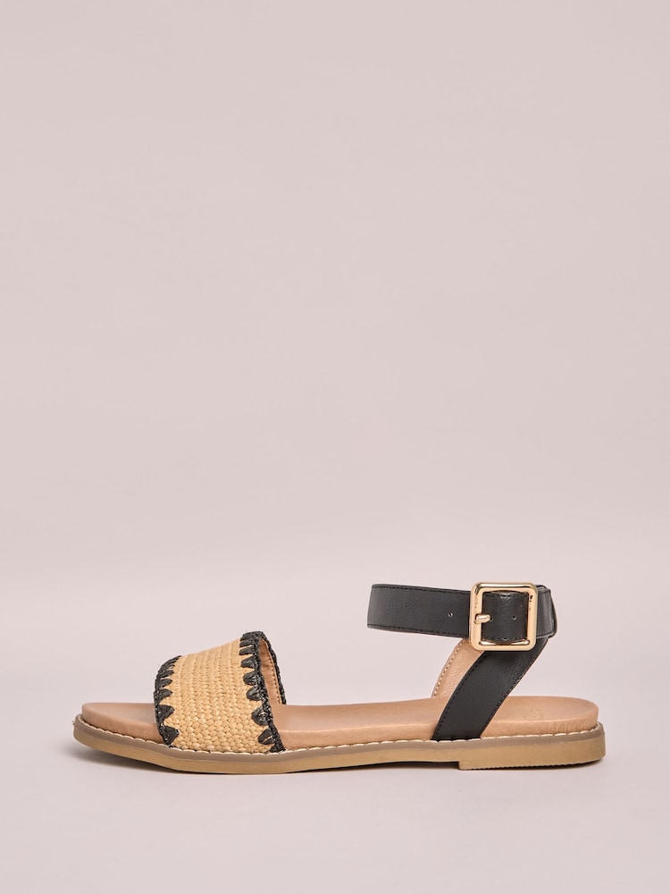 Negro - Friends Like These Natural Raffia Comfort Faux Leather Strap Flat Sandals - Imagen 5 de 5 Negro - Friends Like These Natural Raffia Comfort Faux Leather Strap Flat Sandals - Imagen 5 de 5
