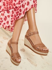 Braun - Friends Like These Raffia Woven Strap Faux Leather Espadrille Wedge Sandals - Bild 2 von 5
