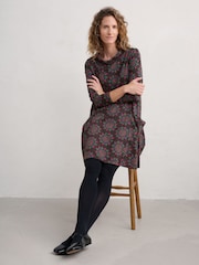 Seasalt Cornwall Swing Kleid aus 100 % Bio-Baumwolle in Multi Sea Oak - Bild 3 von 5