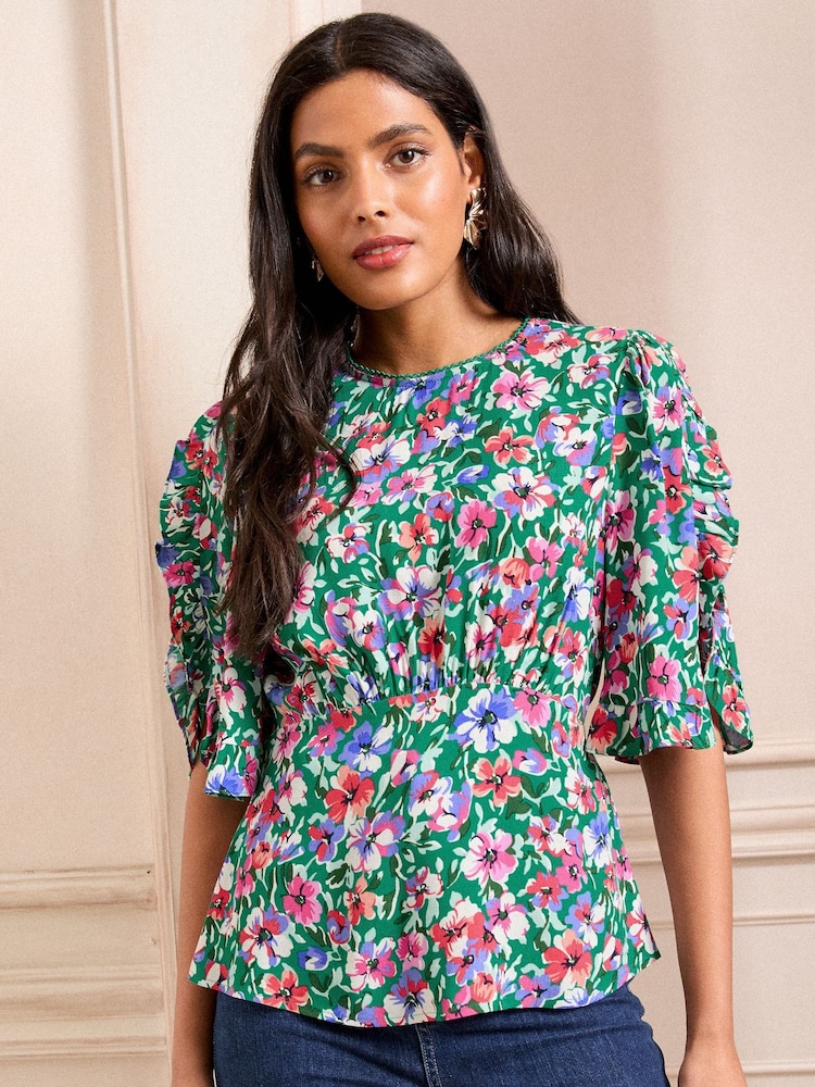 Love & Roses Bedrucktes Freizeit-Top mit Rüschendetails und Rundhalsausschnitt - Bild 1 von 4