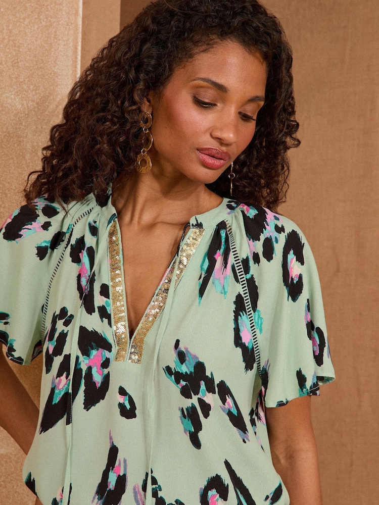 Love & Roses Green Animal Sequin V-Neck blouse - Image 2 of 4