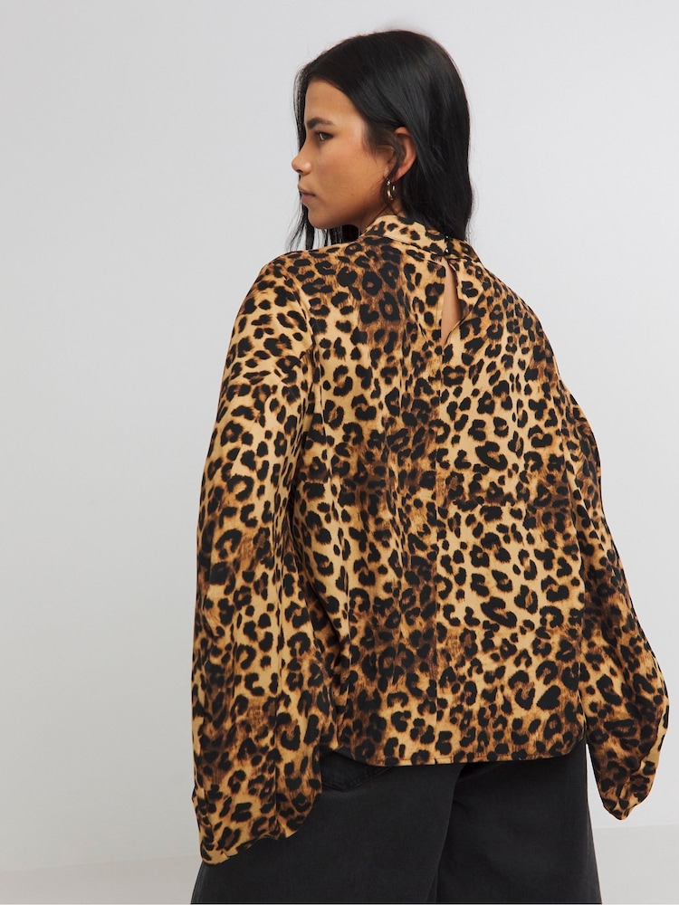 Simply Be Brown Leopard Print Collared Blouse - Image 2 of 4 Simply Be Brown Leopard Print Collared Blouse - Image 2 of 4