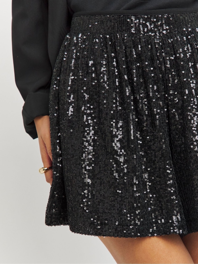 Simply Be Black Sequin Flippy Shorts - Image 4 of 4