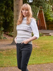 Joe Browns Cosy Retro Fair Isle Sleeveless Knitted Vest - صورة 1 من 7