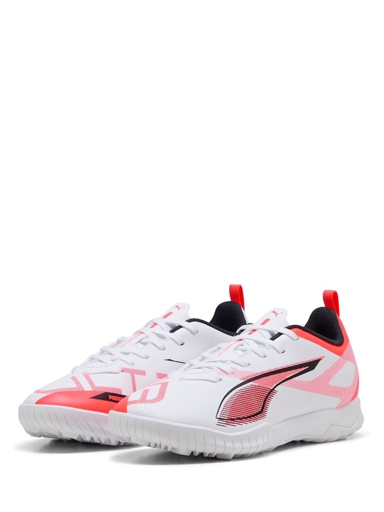 أبيض - بوت كرة القدم تصميم Ultra 5 Play من Puma - صورة 1 من 5 أبيض - بوت كرة القدم تصميم Ultra 5 Play من Puma - صورة 1 من 5